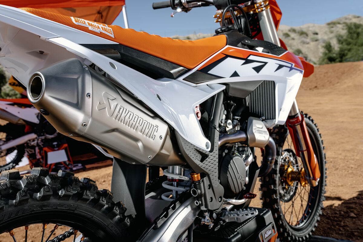 Akrapovič Evolution Line 4-stroke 250-350 (SX, XC) 23-25