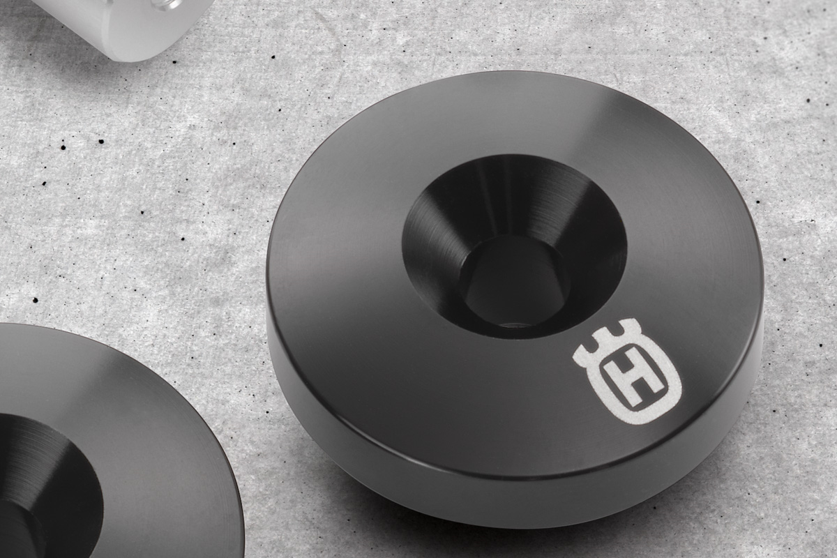 Handlebar ends SVARTPILEN, VITPILEN (401, 701) 18-20