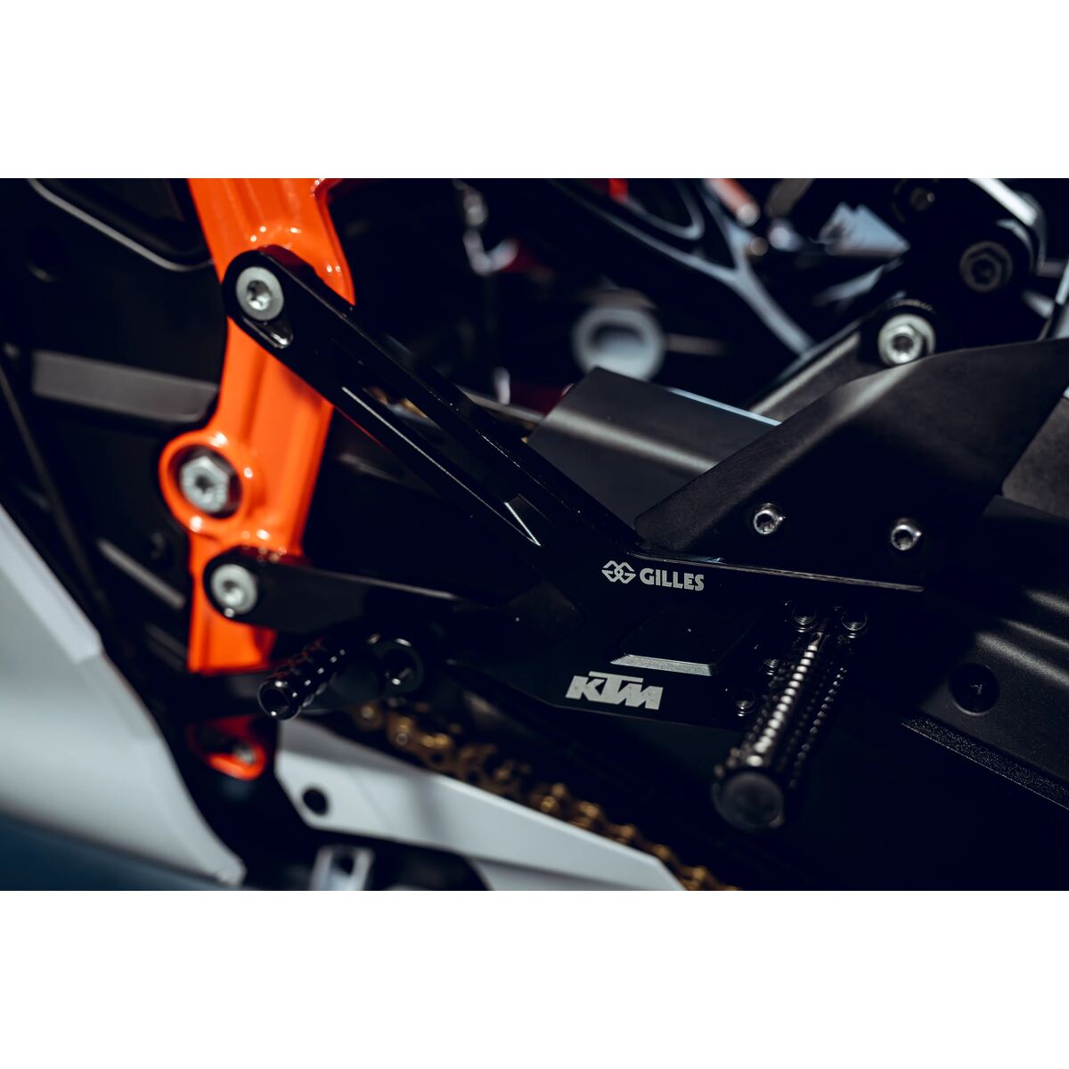 Factory footpeg system 990 RC R 2026