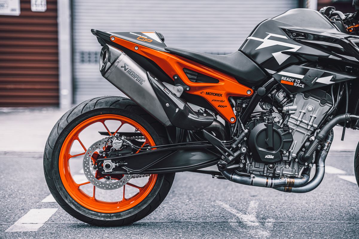 Akrapovic kit 