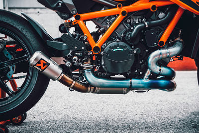 KTM Akrapovič kit "Evolution Line" 1290-1390 R2R (1290 SUPER DUKE)…